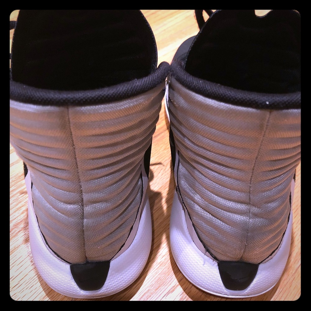 Women Nike Basketball sneakers 9.5